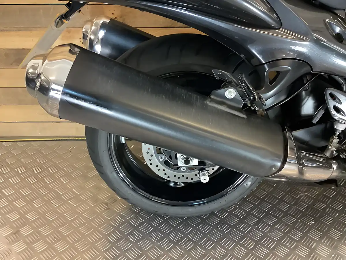 Used 2007 Suzuki Gsx Hayabusa Grey - Interior and Exterior details 19