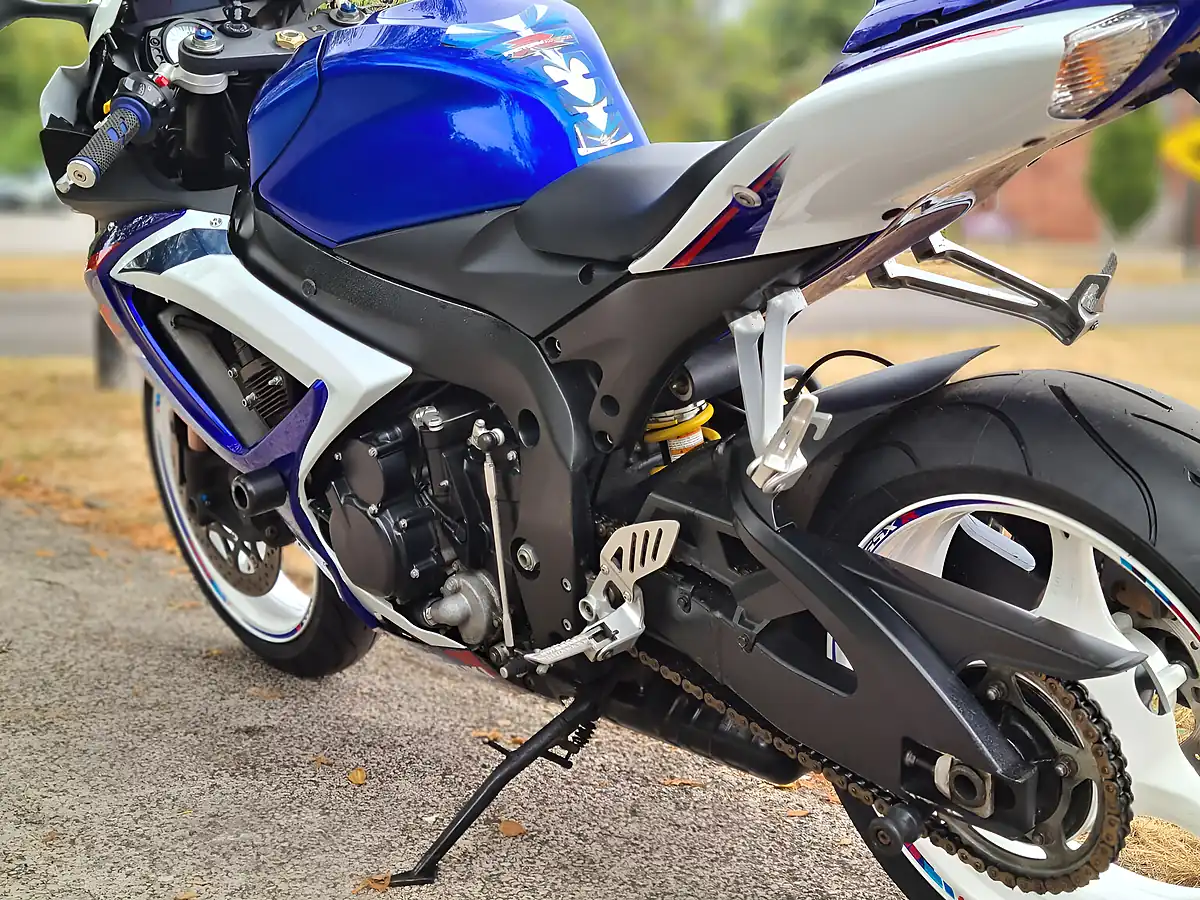 Used 2007 Suzuki GSX-R750 K7 Blue - Interior and Exterior details 13