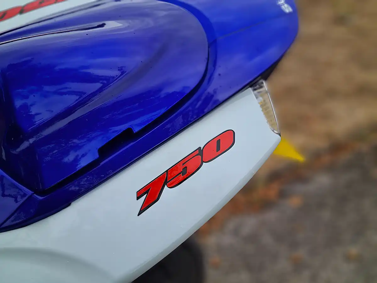 Used 2007 Suzuki GSX-R750 K7 Blue - Interior and Exterior details 16