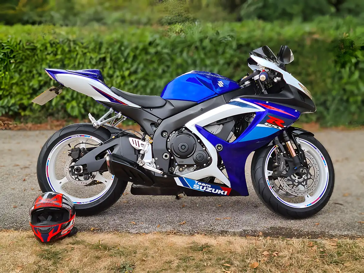 Used 2007 Suzuki GSX-R750 K7 Blue - Interior and Exterior details 4