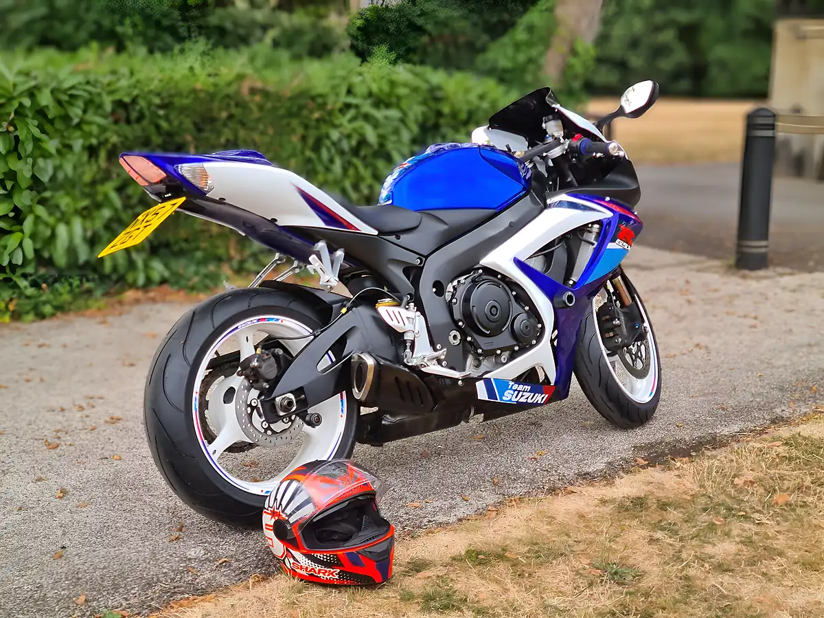 Used 2007 Suzuki GSX-R750 K7 Blue - Interior and Exterior details 5
