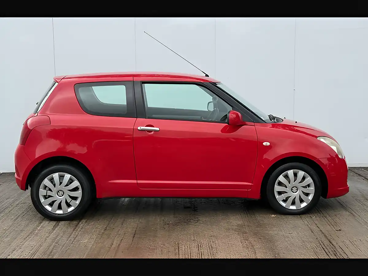 Used 2007 Suzuki Swift Gl Flash Red - Interior and Exterior details 4