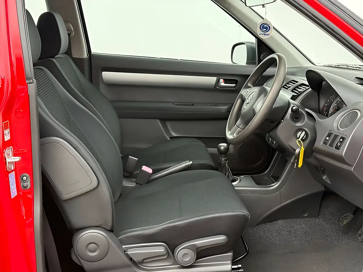 Used 2007 Suzuki Swift Gl Flash Red - Interior and Exterior details 6