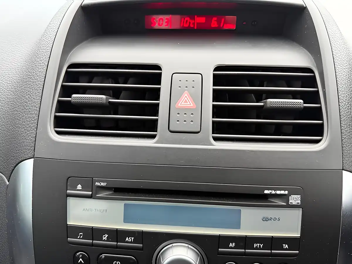 Used 2007 Suzuki SX4 Glx Silver - Interior and Exterior details 16