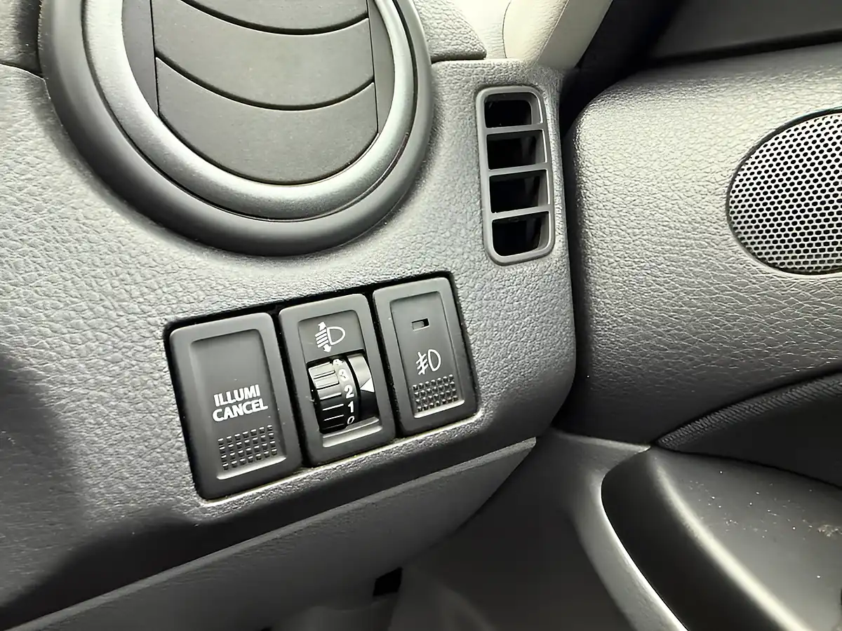 Used 2007 Suzuki SX4 Glx Silver - Interior and Exterior details 19