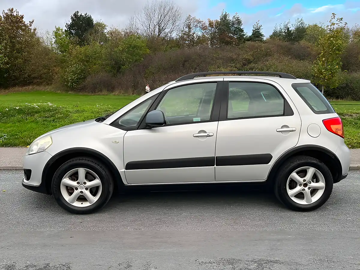 Used 2007 Suzuki SX4 Glx Silver - Interior and Exterior details 4
