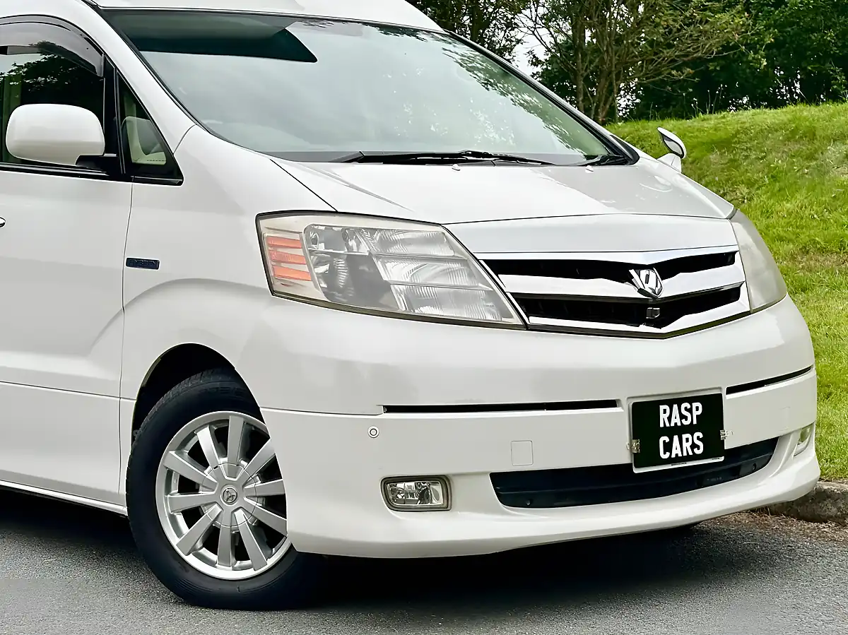 Used 2007 Toyota Alphard Camper Van White - Interior and Exterior details 4