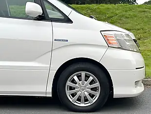 Used 2007 Toyota Alphard Camper Van White - Interior and Exterior details 7