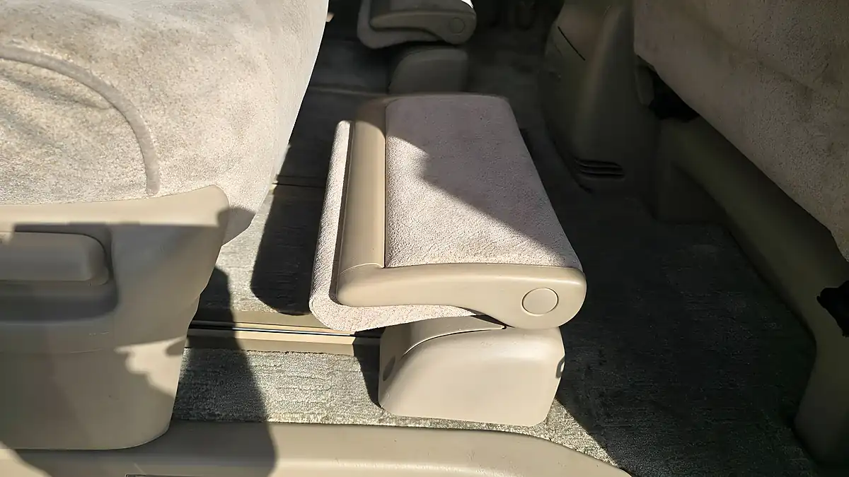 Used 2007 Toyota Alphard V Spec E Silver - Interior and Exterior details 10
