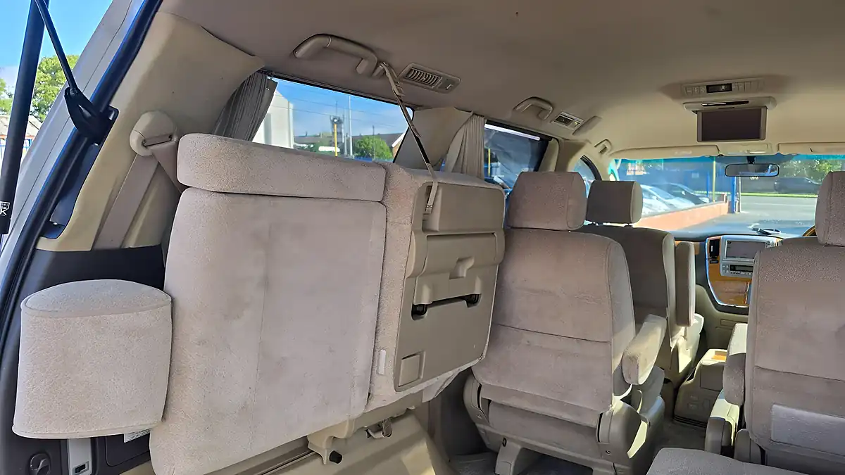 Used 2007 Toyota Alphard V Spec E Silver - Interior and Exterior details 11