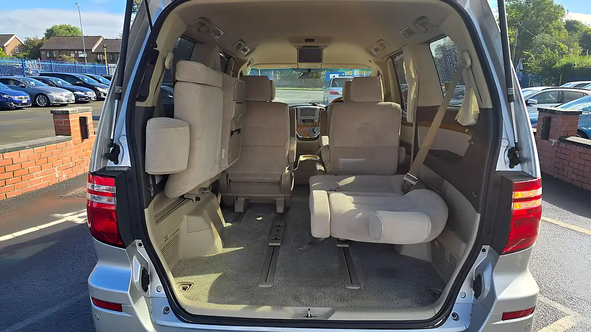 Used 2007 Toyota Alphard V Spec E Silver - Interior and Exterior details 13