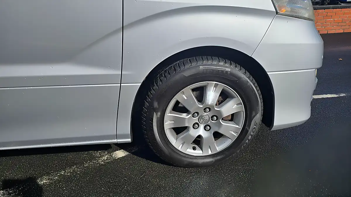 Used 2007 Toyota Alphard V Spec E Silver - Interior and Exterior details 18
