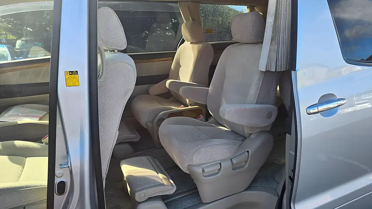 Used 2007 Toyota Alphard V Spec E Silver - Interior and Exterior details 6