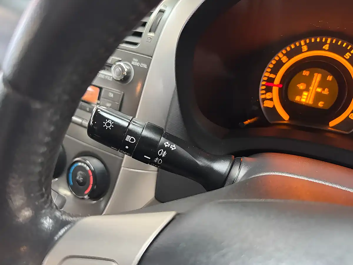 Used 2007 Toyota Auris Tr Grey - Interior and Exterior details 12