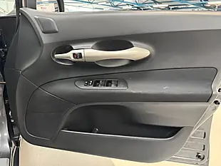Used 2007 Toyota Auris Tr Grey - Interior and Exterior details 15
