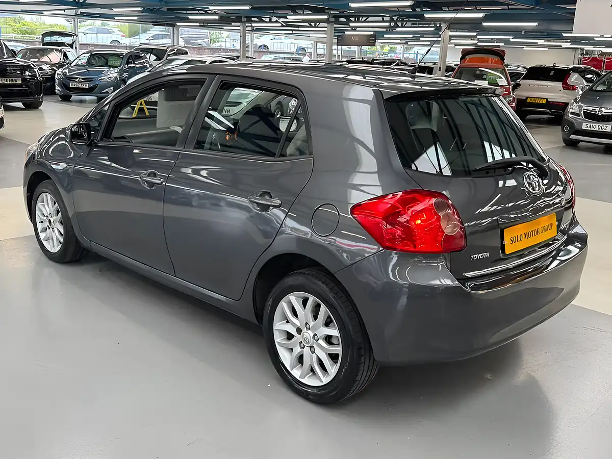 Used 2007 Toyota Auris Tr Grey - Interior and Exterior details 2