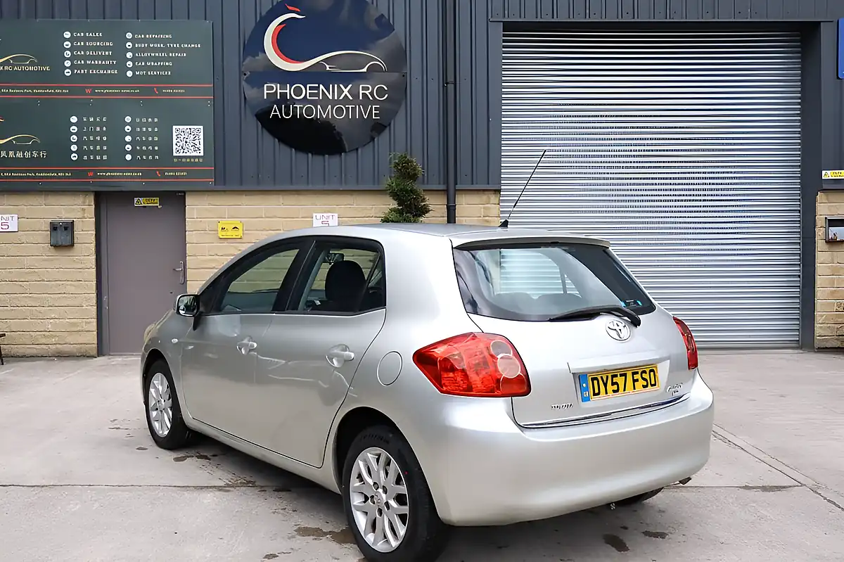 Used 2007 Toyota Auris Tr Silver - Interior and Exterior details 8