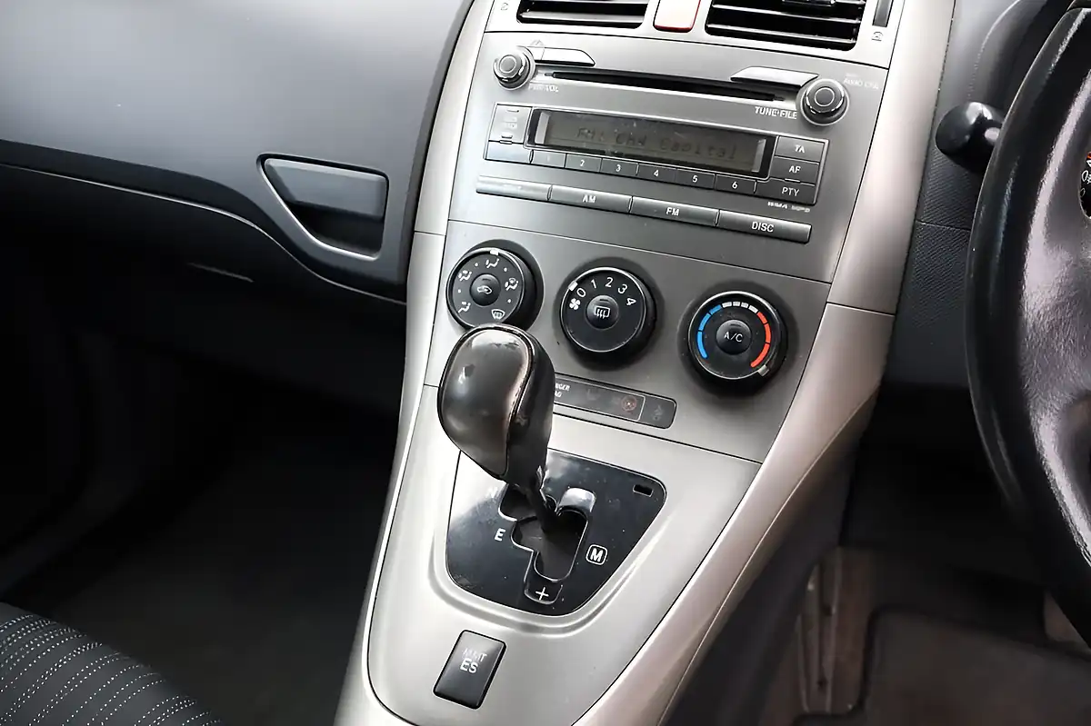 Used 2007 Toyota Auris Tr Silver - Interior and Exterior details 9