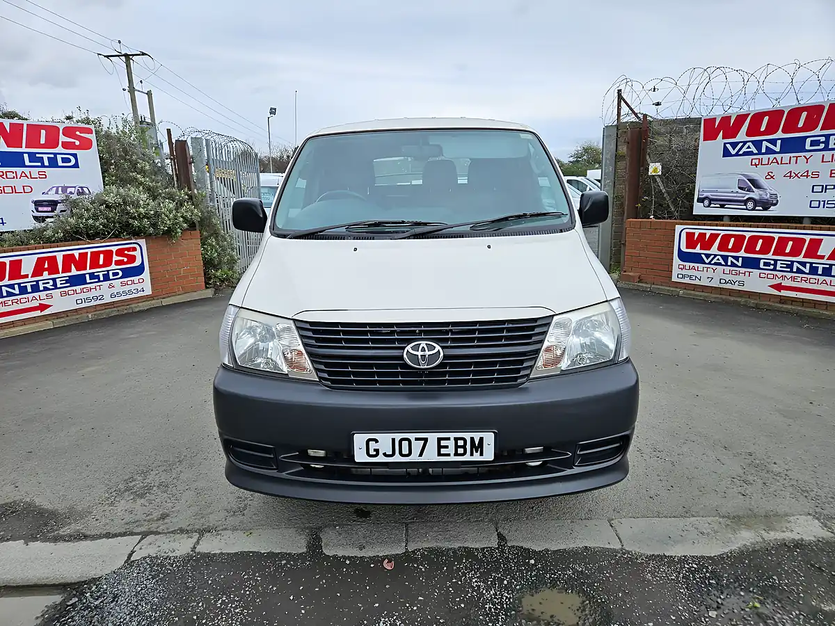 Used 2007 Toyota Hiace Lwb White - Interior and Exterior details 3