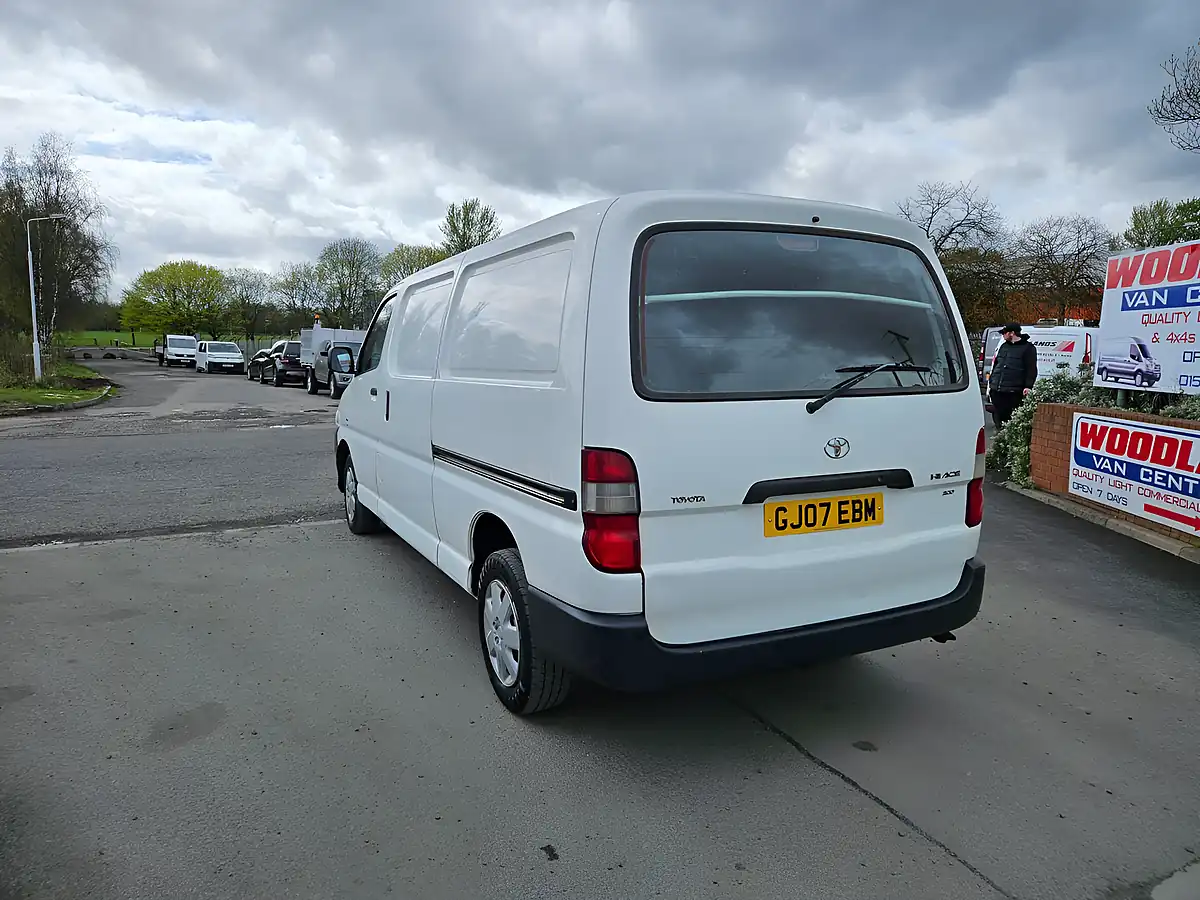 Used 2007 Toyota Hiace Lwb White - Interior and Exterior details 6