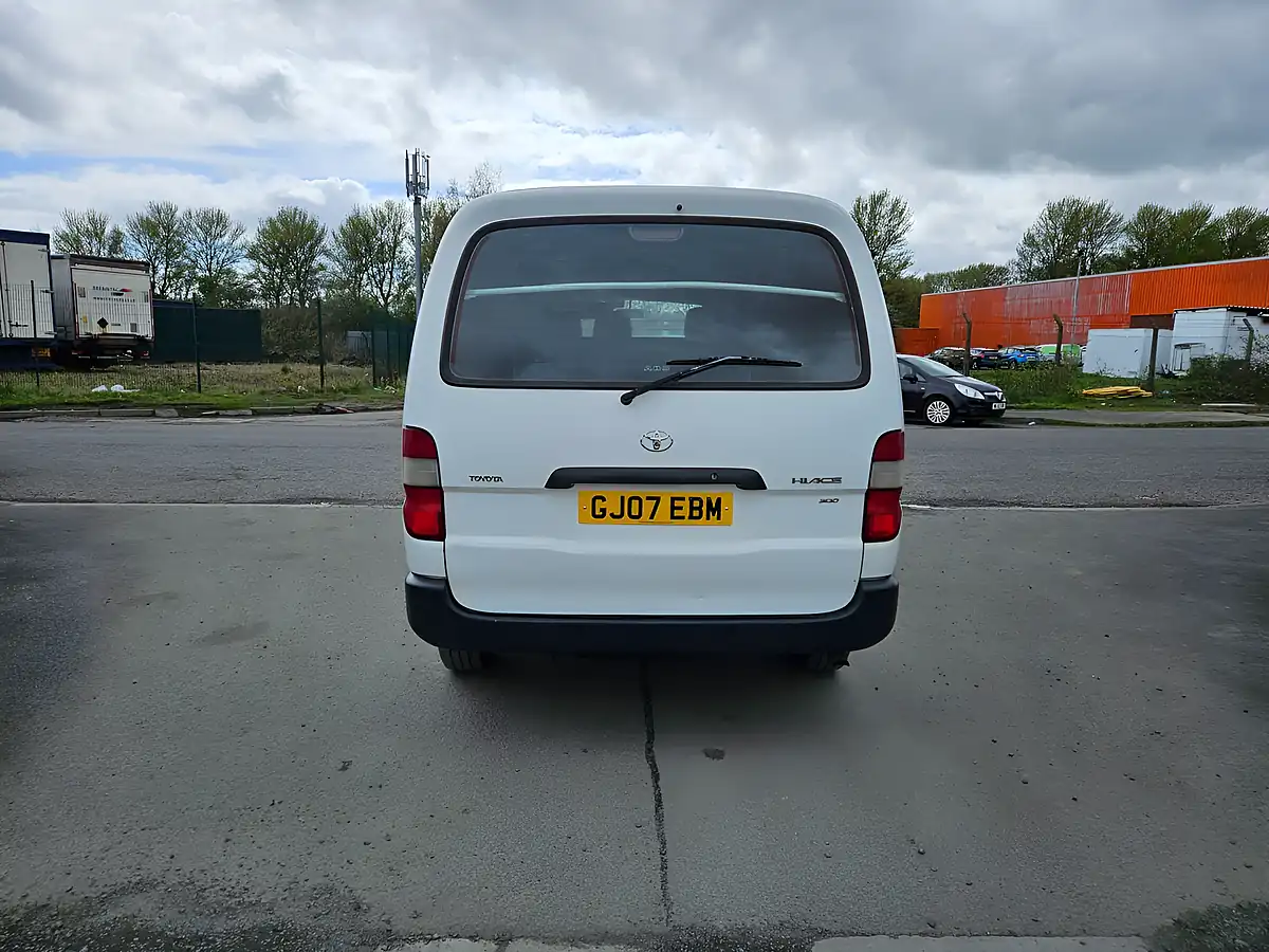 Used 2007 Toyota Hiace Lwb White - Interior and Exterior details 7