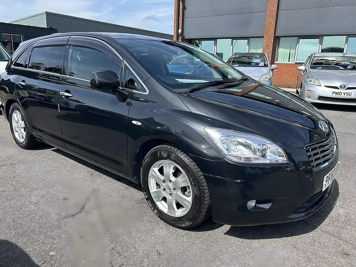 Used 2007 Toyota Mark X Zio MPV 7 Seater Black - Front View