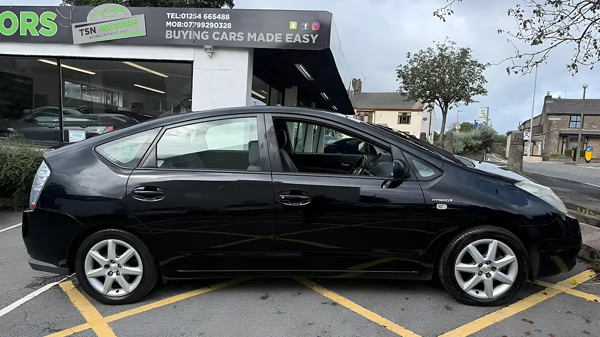 Used 2007 Toyota Prius T3 Black - Interior and Exterior details 12