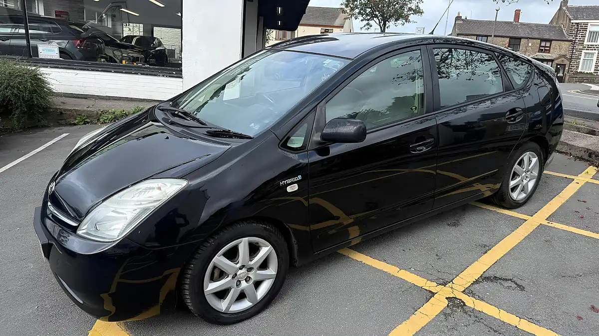 Used 2007 Toyota Prius T3 Black - Interior and Exterior details 3