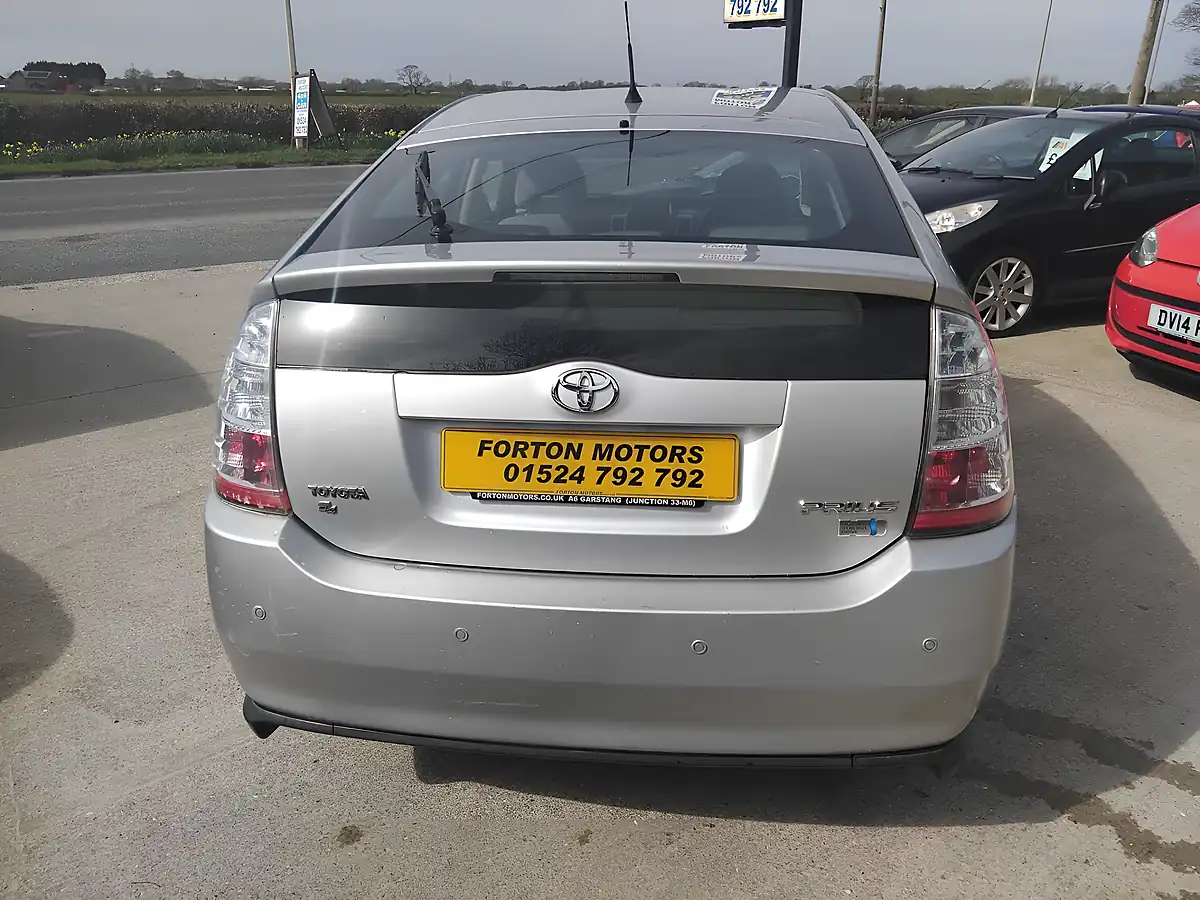 Used 2007 Toyota Prius T4 Silver - Interior and Exterior details 13
