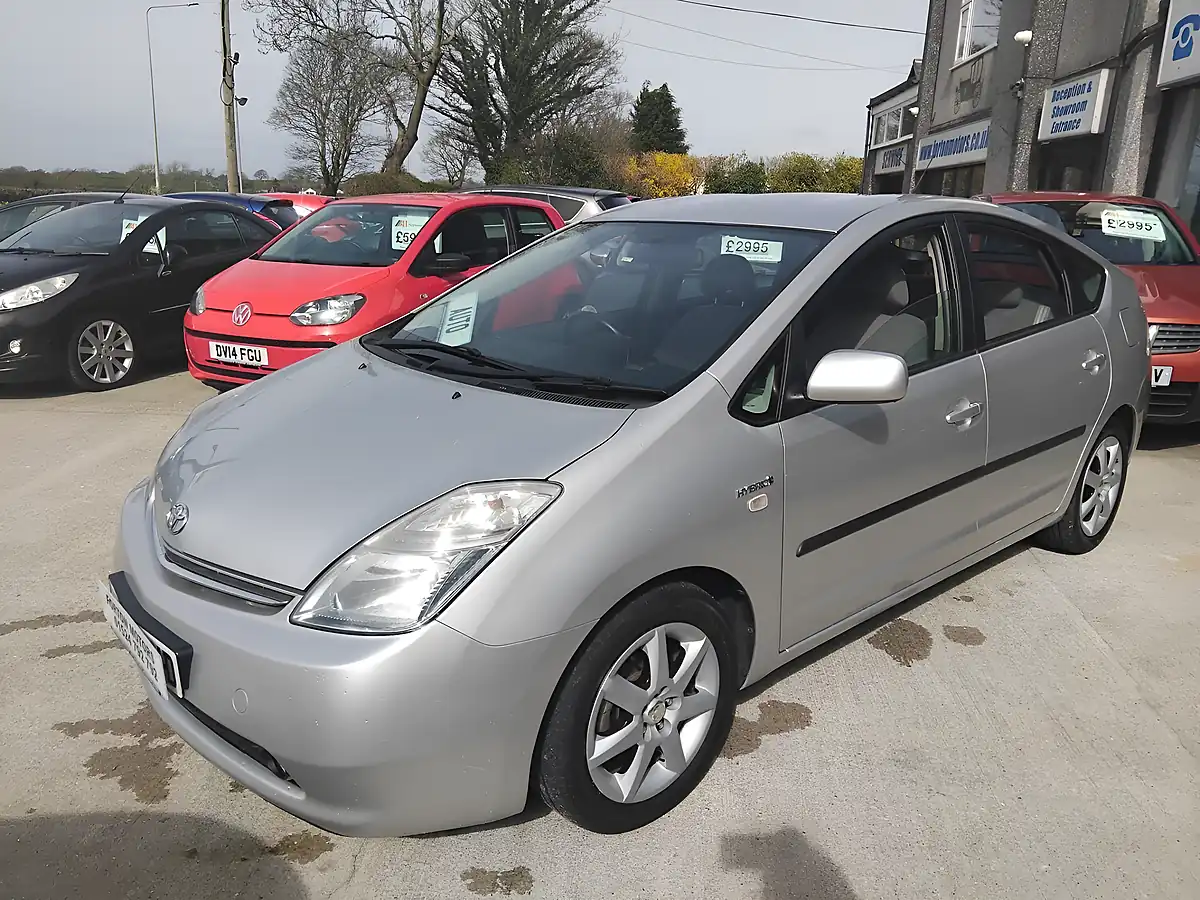 Used 2007 Toyota Prius T4 Silver - Interior and Exterior details 4