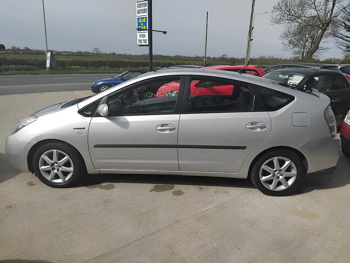 Used 2007 Toyota Prius T4 Silver - Interior and Exterior details 5