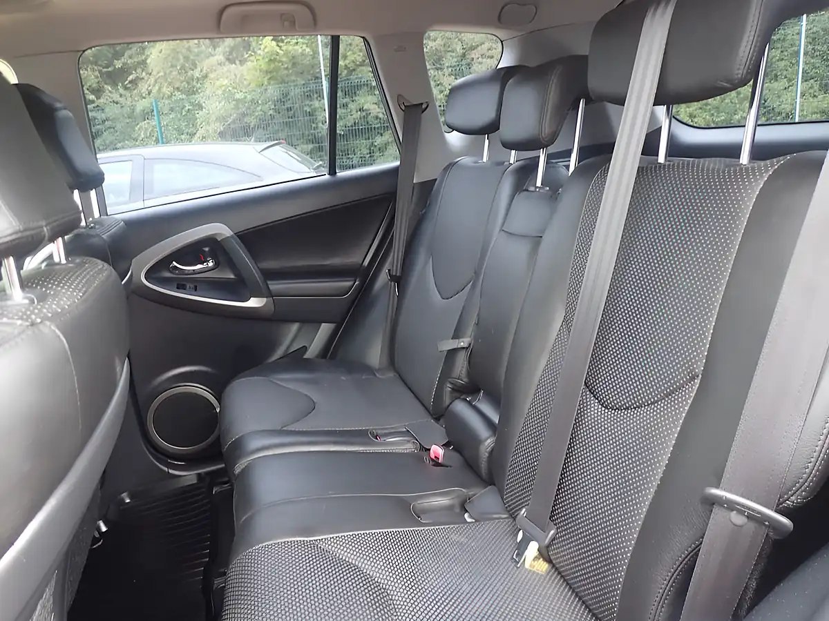 Used 2007 Toyota Rav4 Xt-R Black - Interior and Exterior details 14