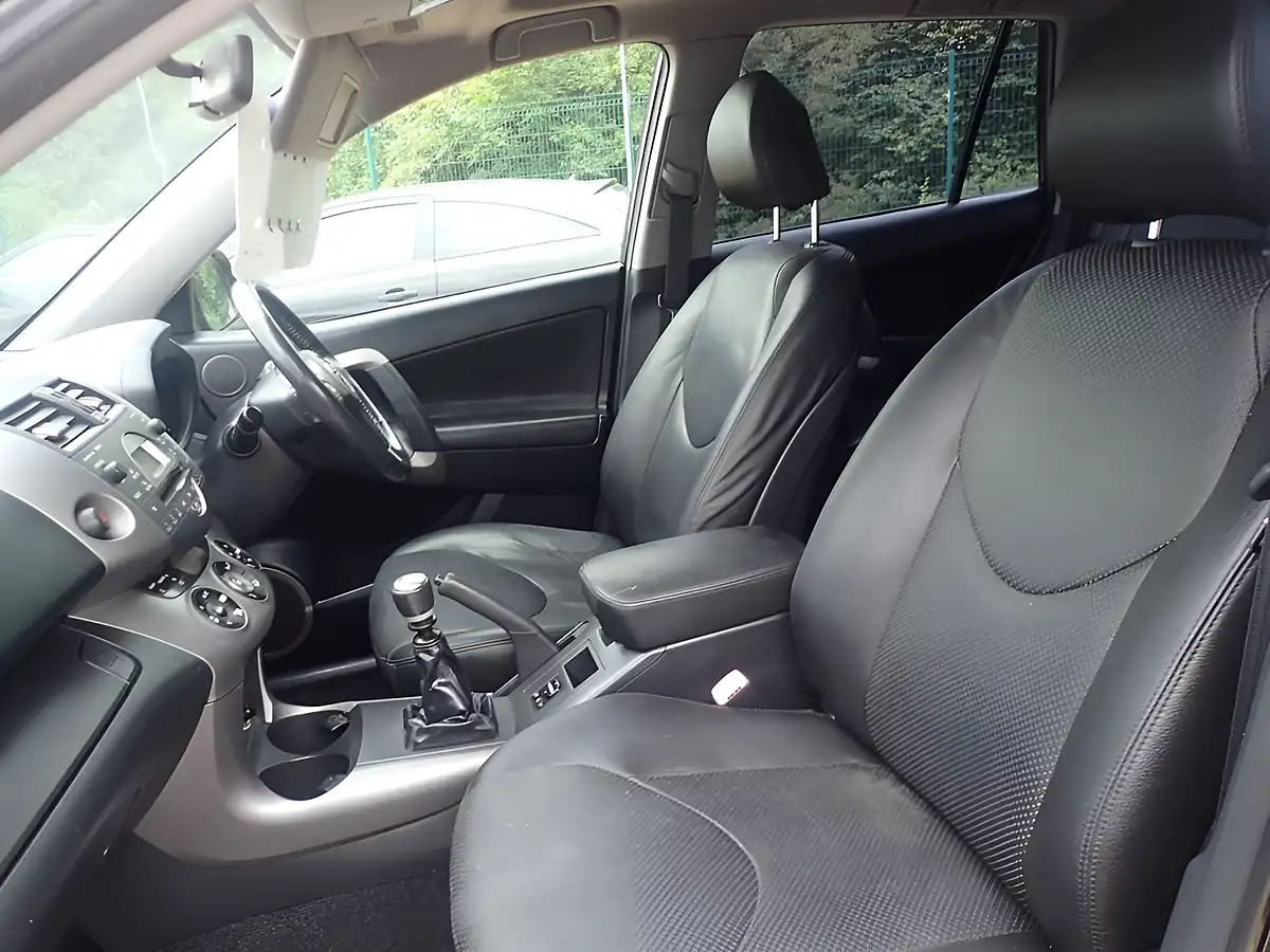 Used 2007 Toyota Rav4 Xt-R Black - Interior and Exterior details 16