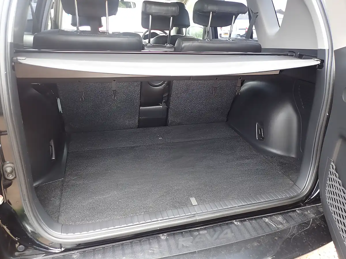 Used 2007 Toyota Rav4 Xt-R Black - Interior and Exterior details 17
