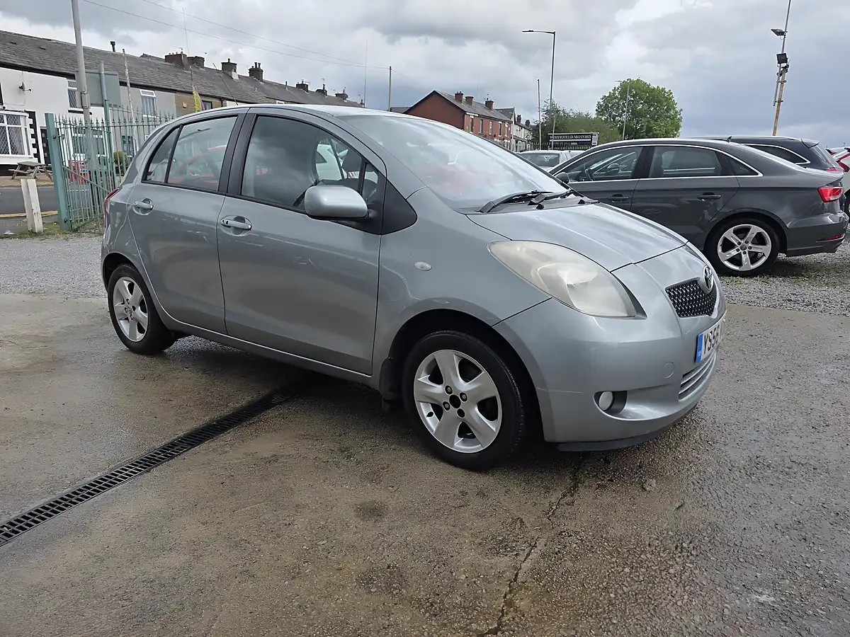 Used 2007 Toyota Yaris T Spirit Silver - Interior and Exterior details 2