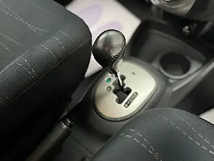 Used 2007 Toyota Yaris Zinc Silver - Interior and Exterior details 13