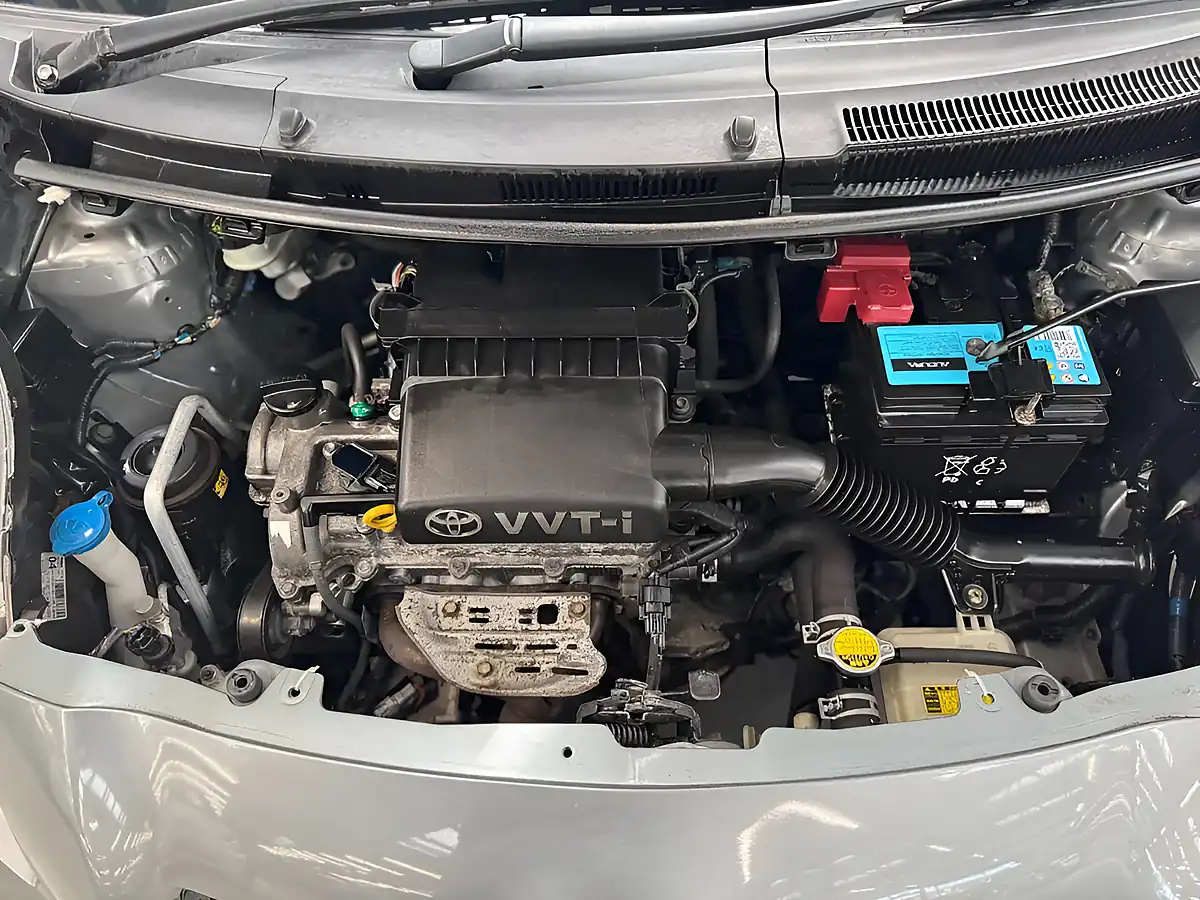 Used 2007 Toyota Yaris Zinc Silver - Interior and Exterior details 19