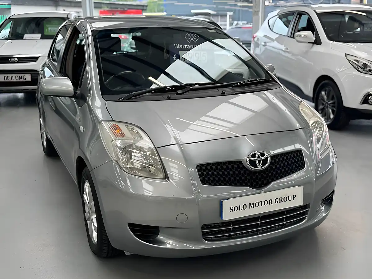 Used 2007 Toyota Yaris Zinc Silver - Interior and Exterior details 5