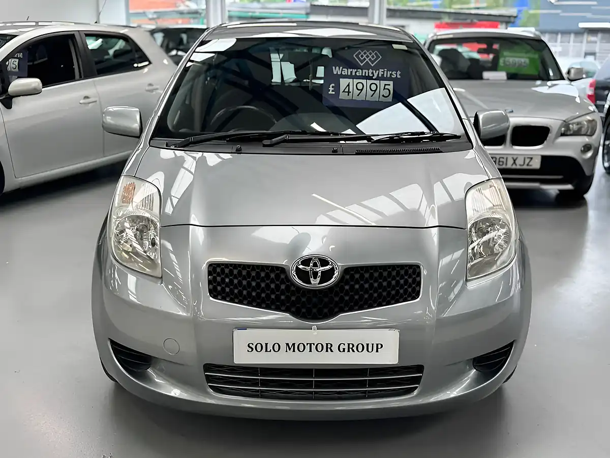 Used 2007 Toyota Yaris Zinc Silver - Interior and Exterior details 6