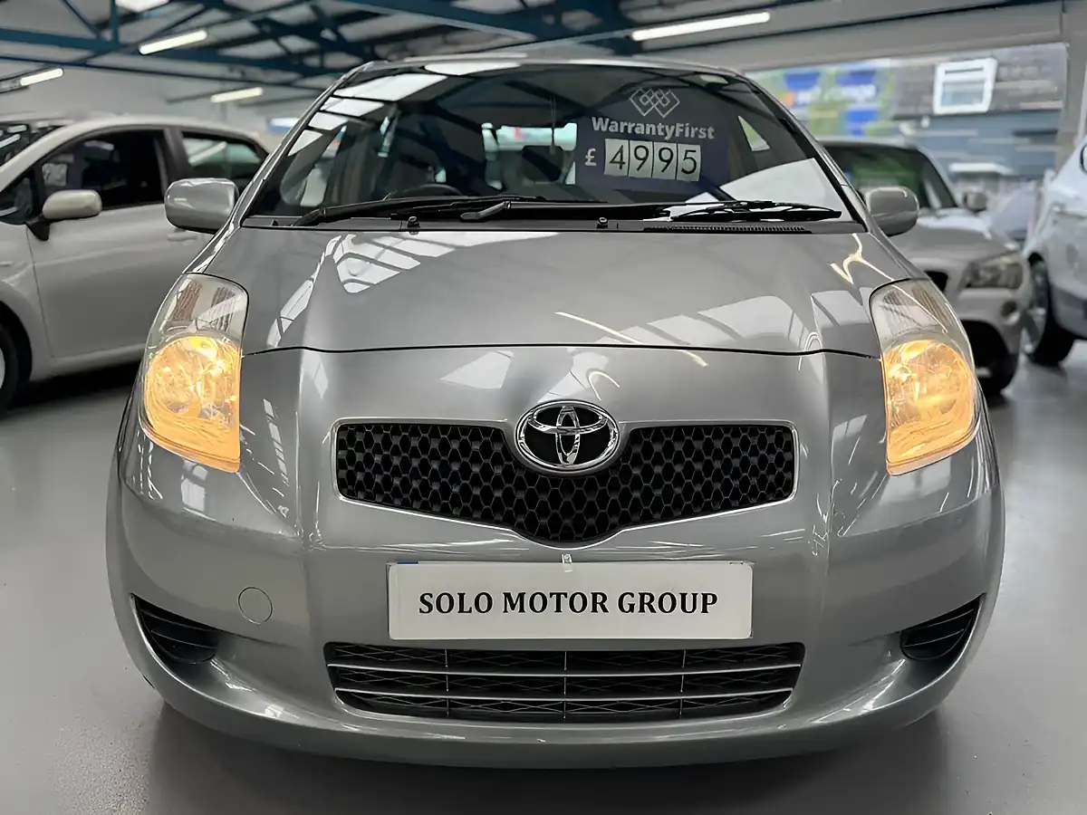 Used 2007 Toyota Yaris Zinc Silver - Interior and Exterior details 7