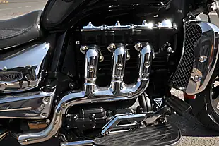 Used 2007 Triumph Rocket Iii Red - Interior and Exterior details 6