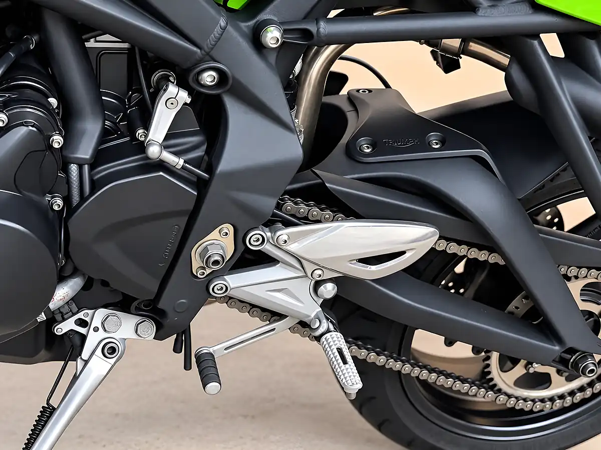Used 2007 Triumph Street Triple 675 Naked Green - Interior and Exterior details 17