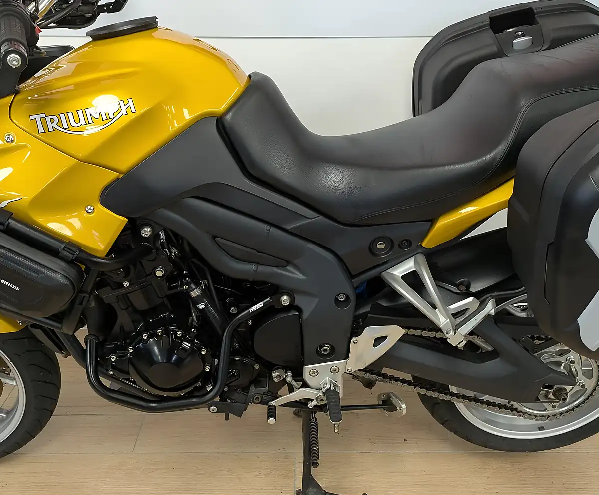 Used 2007 Triumph Tiger 1050 - Interior and Exterior details 11