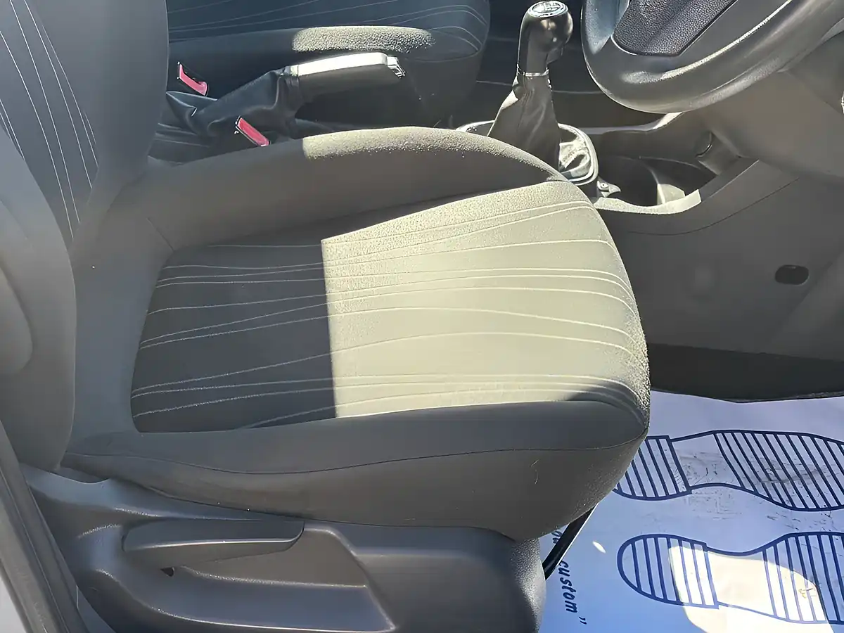 Used 2007 Vauxhall Corsa Club Silver - Interior and Exterior details 11