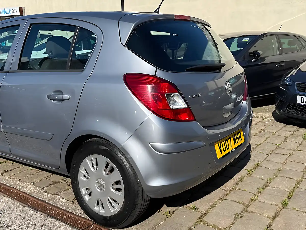 Used 2007 Vauxhall Corsa Club Silver - Interior and Exterior details 5