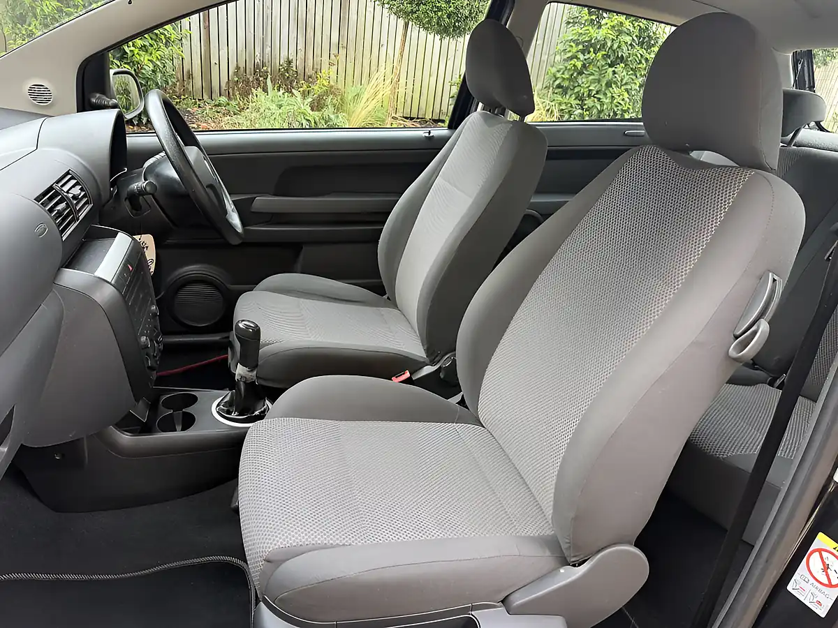 Used 2007 Volkswagen Fox Urban 75 3dr Black - Interior and Exterior details 11