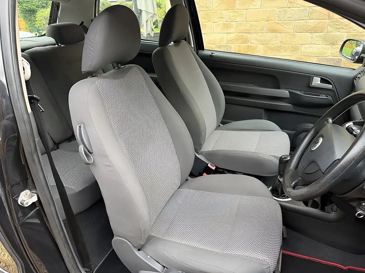Used 2007 Volkswagen Fox Urban 75 3dr Black - Interior and Exterior details 14