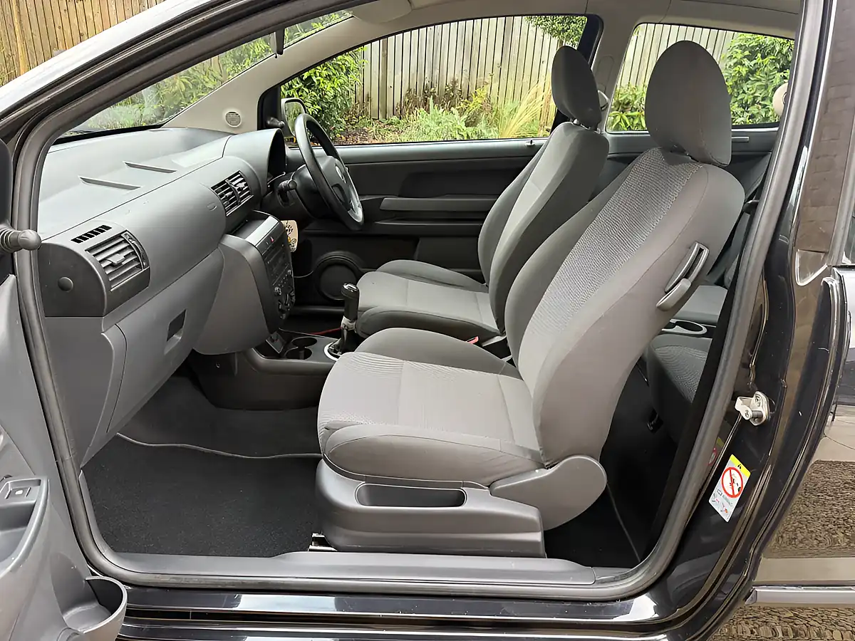 Used 2007 Volkswagen Fox Urban 75 3dr Black - Interior and Exterior details 9