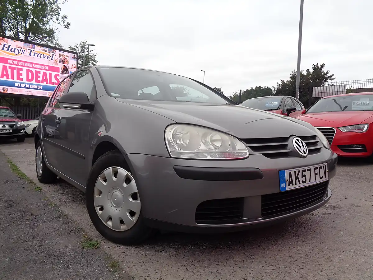 Used 2007 Volkswagen Golf S Grey - Front View