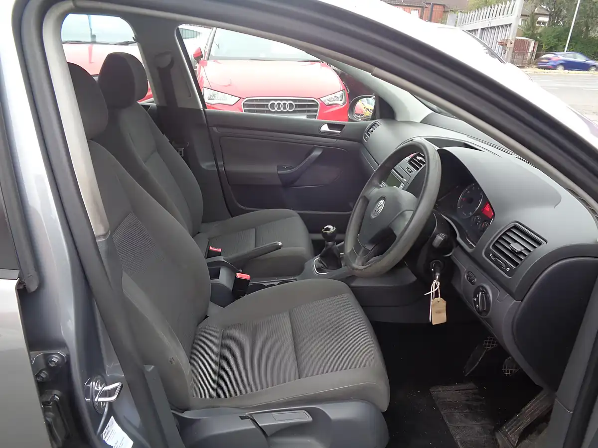 Used 2007 Volkswagen Golf S Grey - Interior and Exterior details 9